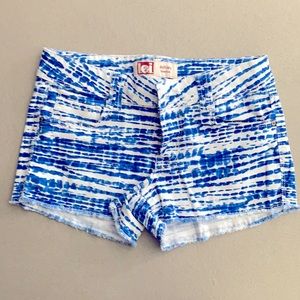 l.e.i. Ashley lowrise cutoff shorts